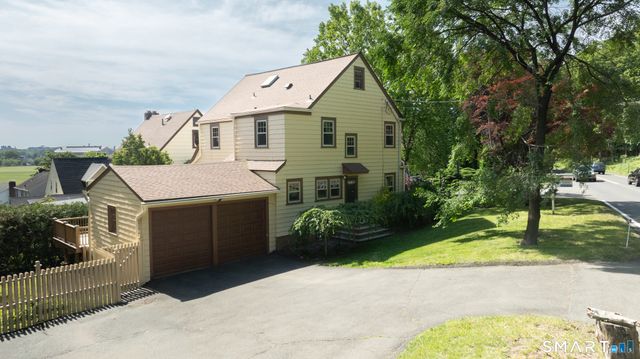 127 Roger Road, New Haven, CT 06515