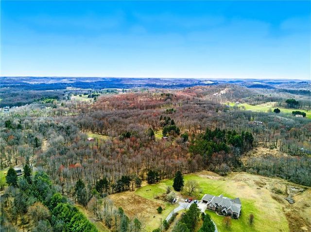 143 Gracie Lane, Adams Twp, PA 16046