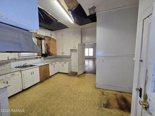 121 N Lombard Street, Opelousas, LA 70570