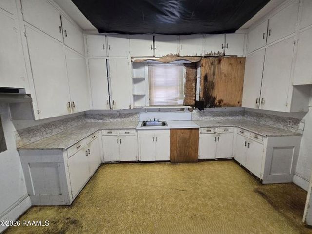 121 N Lombard Street, Opelousas, LA 70570