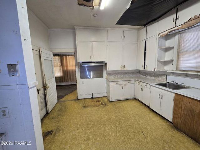 121 N Lombard Street, Opelousas, LA 70570