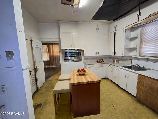 121 N Lombard Street, Opelousas, LA 70570