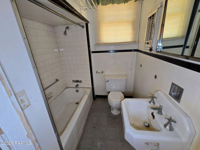 121 N Lombard Street, Opelousas, LA 70570