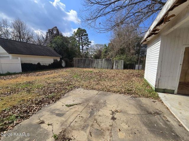 121 N Lombard Street, Opelousas, LA 70570