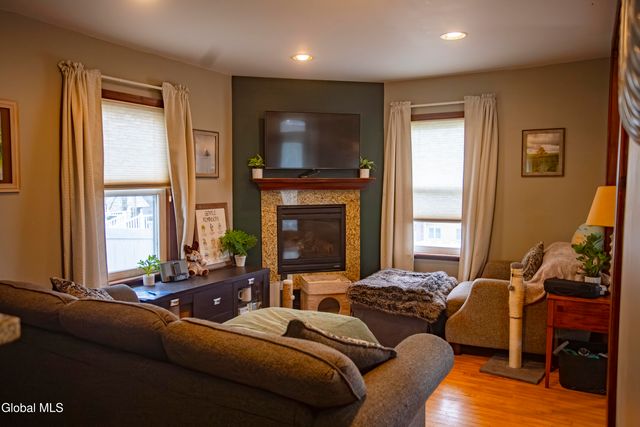 3 Luther Street, Troy, NY 12180