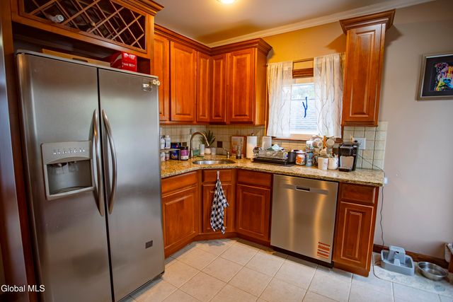 3 Luther Street, Troy, NY 12180