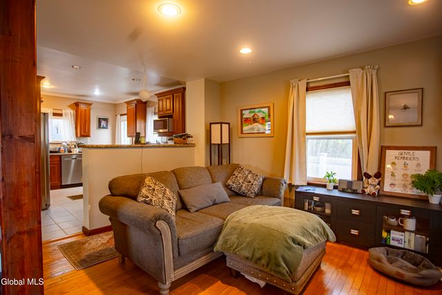 3 Luther Street, Troy, NY 12180