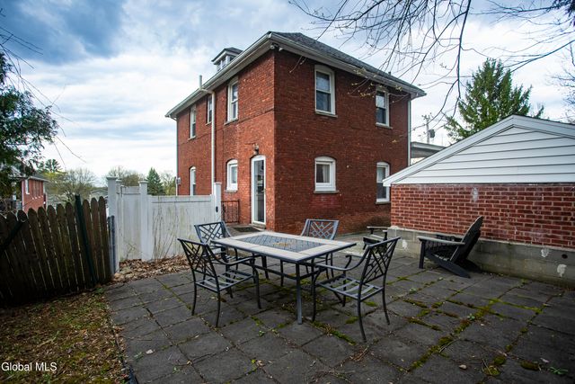 3 Luther Street, Troy, NY 12180