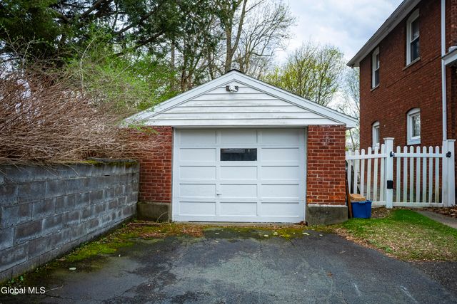 3 Luther Street, Troy, NY 12180