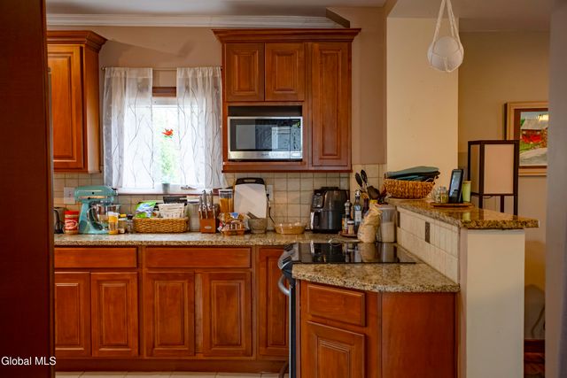 3 Luther Street, Troy, NY 12180
