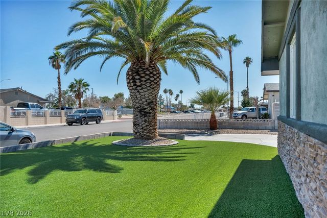 1305 North Mallard Street, Las Vegas, NV 89108