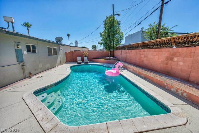 1305 North Mallard Street, Las Vegas, NV 89108