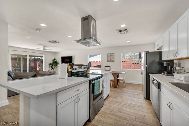 1305 North Mallard Street, Las Vegas, NV 89108