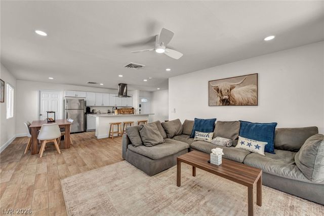 1305 North Mallard Street, Las Vegas, NV 89108