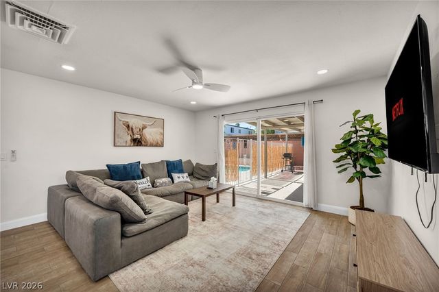 1305 North Mallard Street, Las Vegas, NV 89108