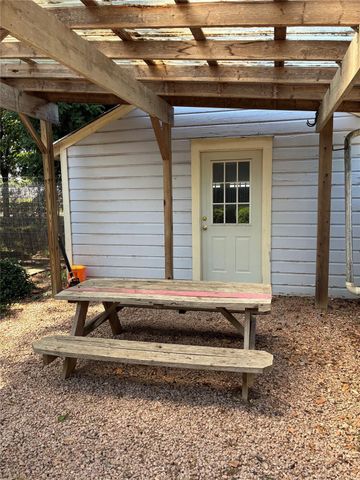 101 Short ST, Smithville, TX 78957