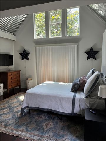 101 Short ST, Smithville, TX 78957