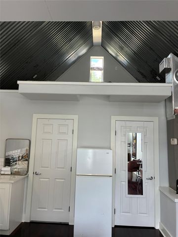 101 Short ST, Smithville, TX 78957