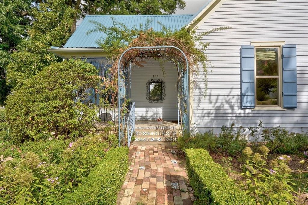 101 Short ST, Smithville, TX 78957