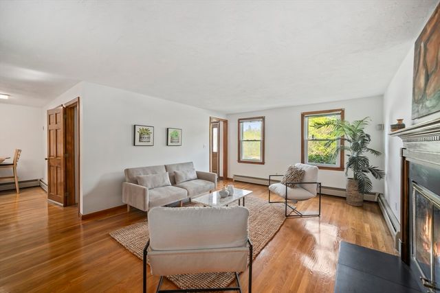 9 Northbriar Road, Acton, MA 01720