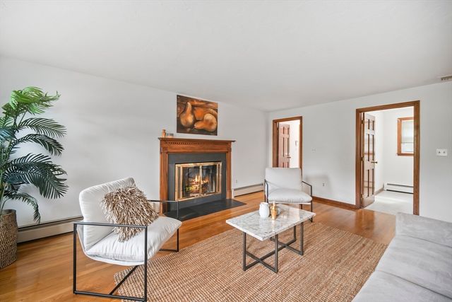 9 Northbriar Road, Acton, MA 01720
