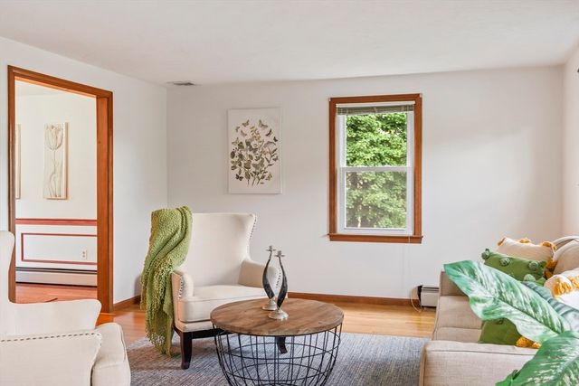 9 Northbriar Road, Acton, MA 01720