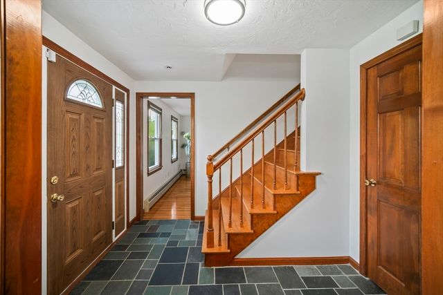9 Northbriar Road, Acton, MA 01720