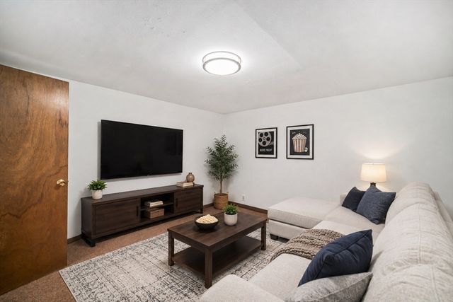 9 Northbriar Road, Acton, MA 01720