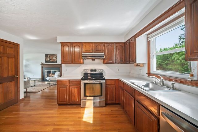 9 Northbriar Road, Acton, MA 01720