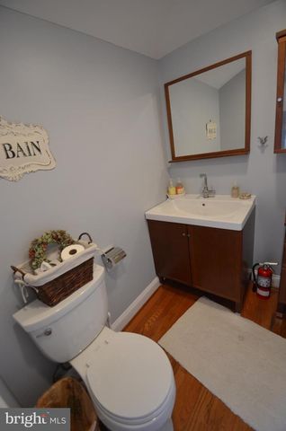 3723 S FOUR MILE RUN DR, Arlington, VA 22206