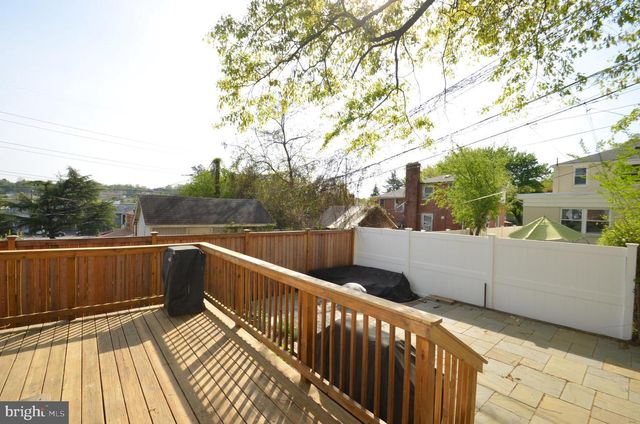 3723 S FOUR MILE RUN DR, Arlington, VA 22206