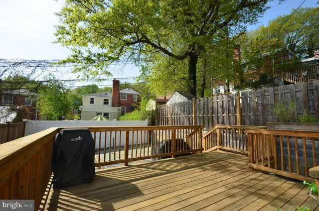 3723 S FOUR MILE RUN DR, Arlington, VA 22206