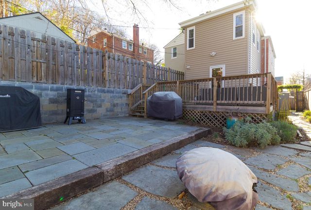 3723 S FOUR MILE RUN DR, Arlington, VA 22206