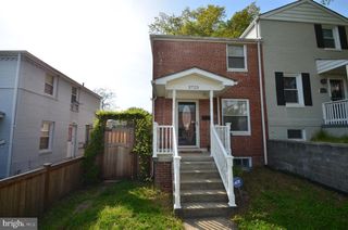 3723 S FOUR MILE RUN DR, Arlington, VA 22206