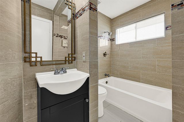 11878 Fairpoint Drive, Houston, TX 77099