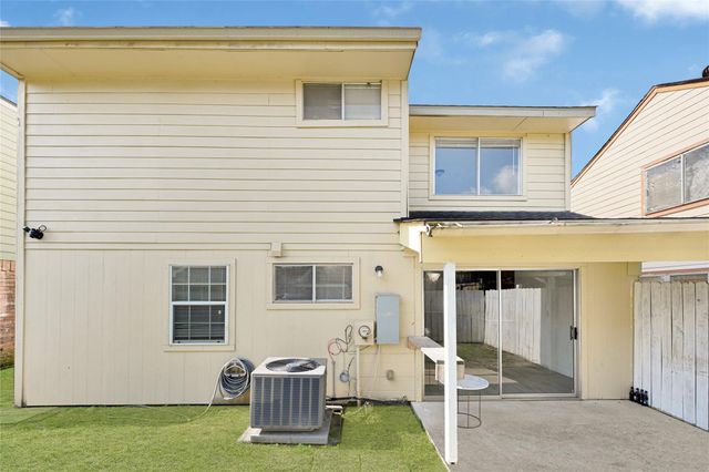 11878 Fairpoint Drive, Houston, TX 77099