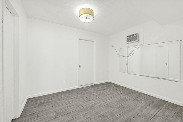 11878 Fairpoint Drive, Houston, TX 77099