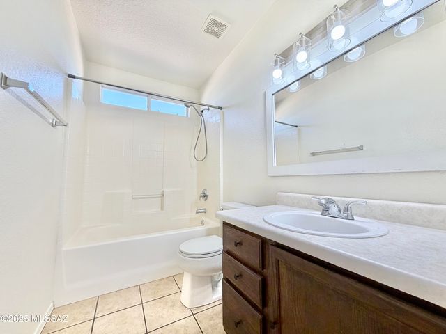 8981 E Mayberry Drive, Tucson, AZ 85730