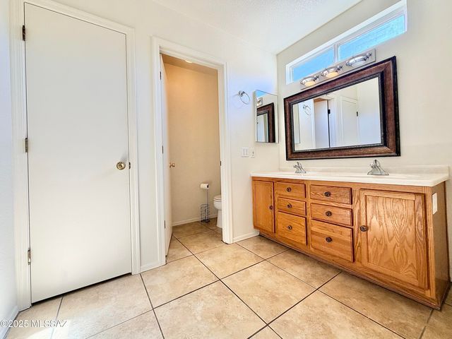 8981 E Mayberry Drive, Tucson, AZ 85730