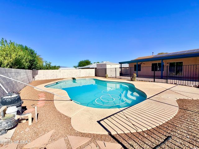 8981 E Mayberry Drive, Tucson, AZ 85730