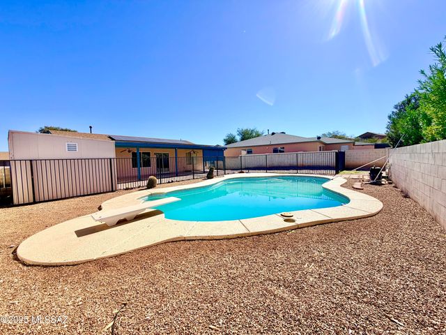 8981 E Mayberry Drive, Tucson, AZ 85730