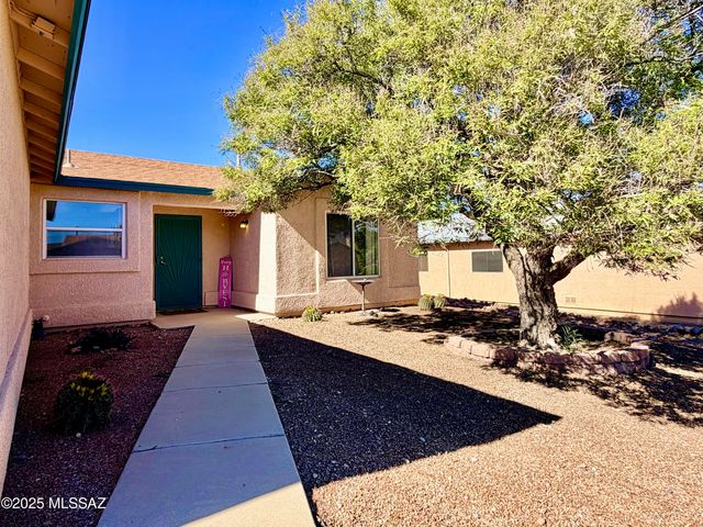 8981 E Mayberry Drive, Tucson, AZ 85730