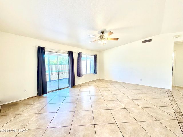 8981 E Mayberry Drive, Tucson, AZ 85730