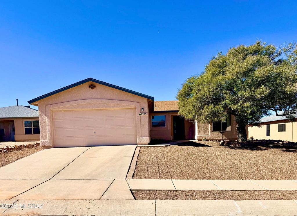 8981 E Mayberry Drive, Tucson, AZ 85730