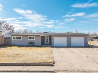 1104 S MADDOX Avenue, Dumas, TX 79029