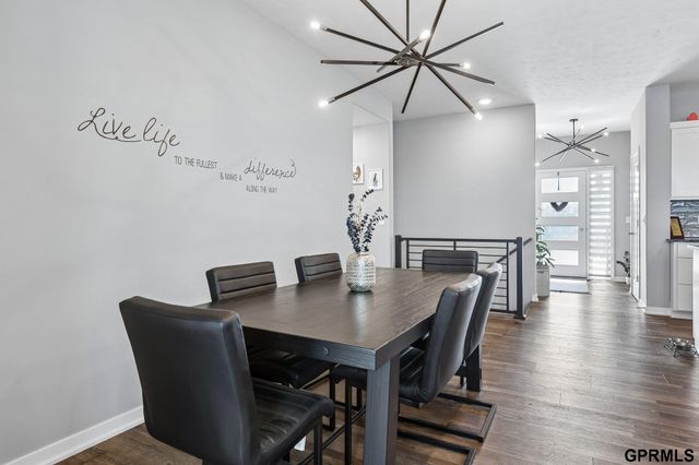 5113 N 209th Avenue, Elkhorn, NE 68022