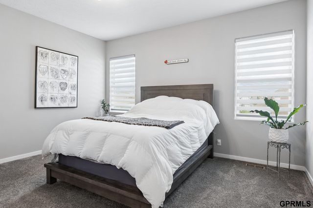 5113 N 209th Avenue, Elkhorn, NE 68022