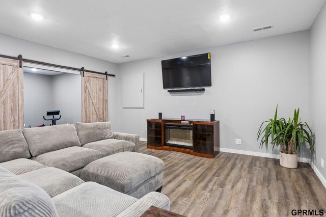 5113 N 209th Avenue, Elkhorn, NE 68022