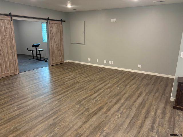 5113 N 209th Avenue, Elkhorn, NE 68022