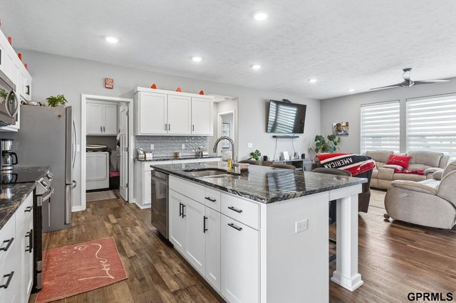 5113 N 209th Avenue, Elkhorn, NE 68022